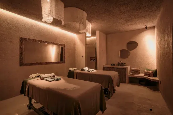 Spa treatment setting