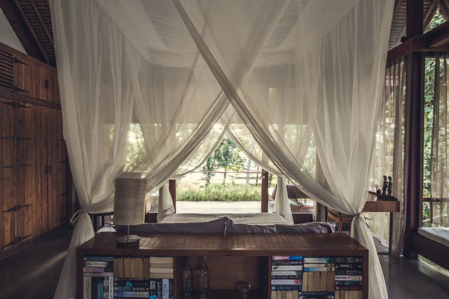 Canopy bed facing the treetops